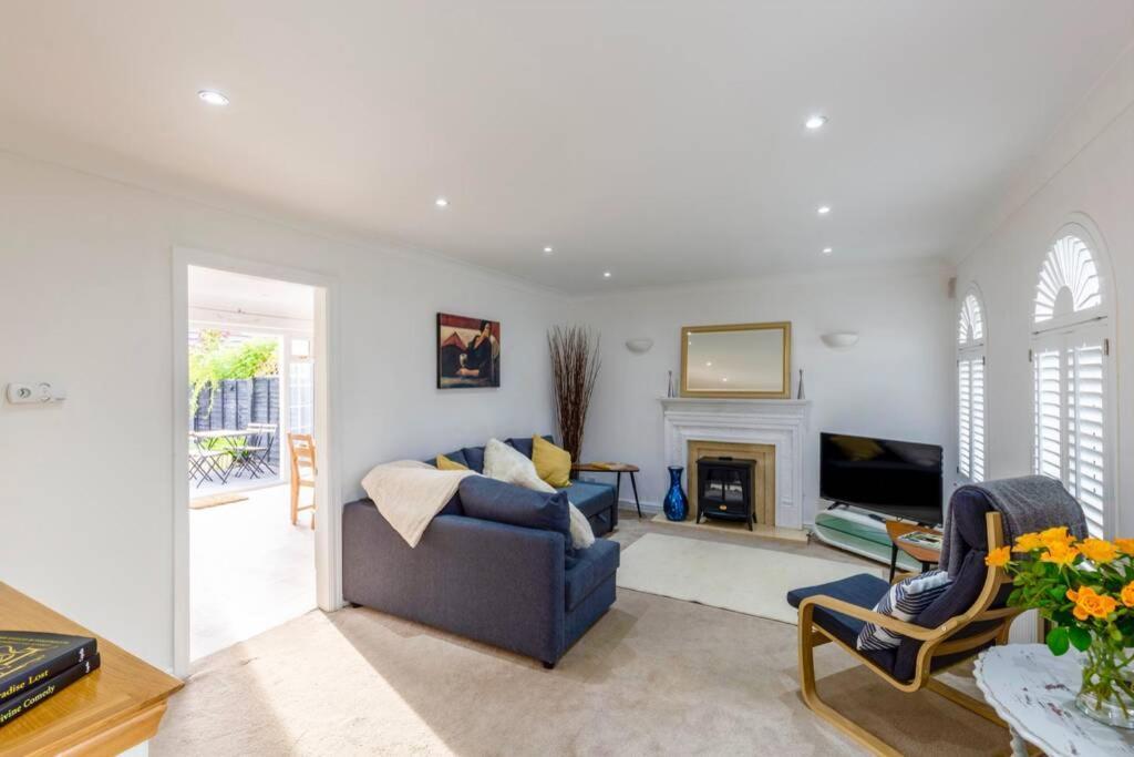 A Cheerful Three Bedroom House In Leafy Lytham Литам-Сент-Эннс Экстерьер фото